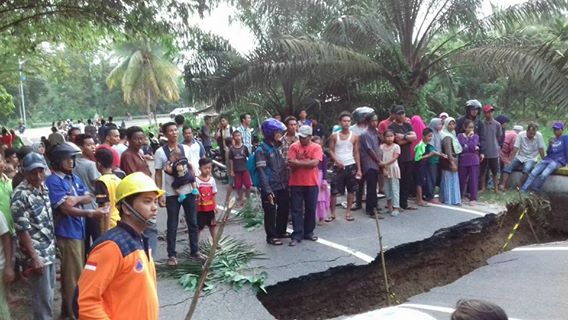 Jalan Riau-Sumbar di Kuok Sistem Buka Tutup